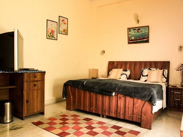 TG Stays Saket, New Delhi 4
